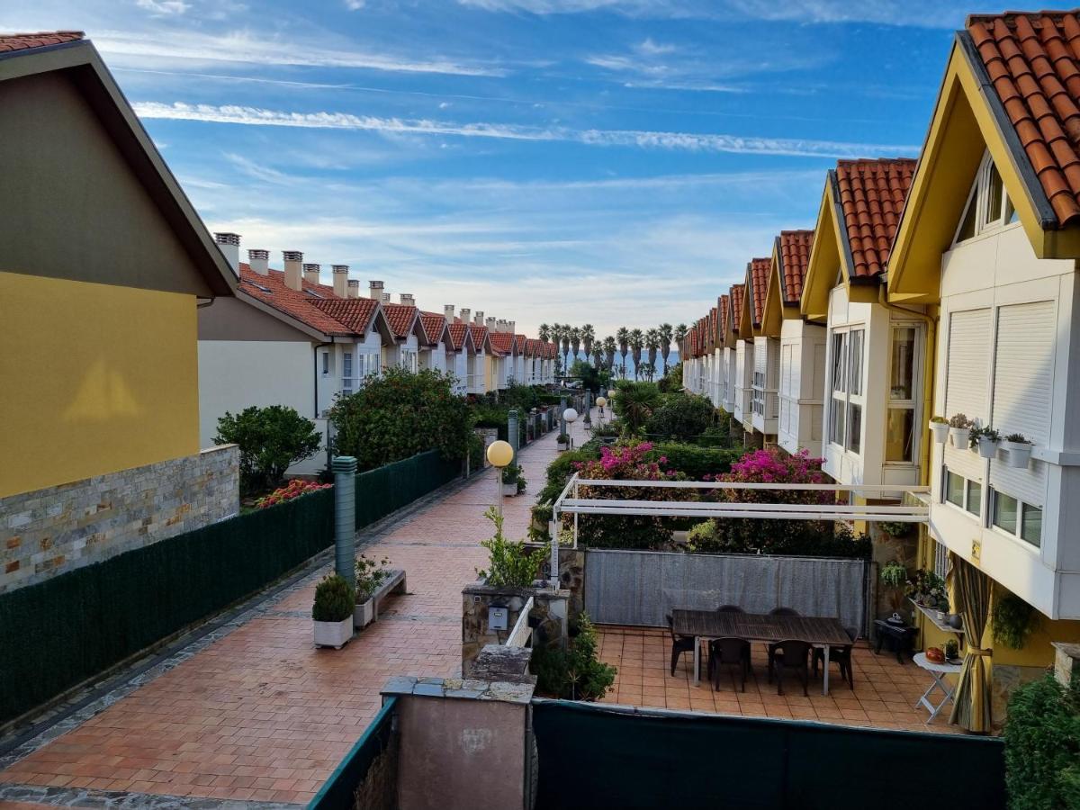 Villa 158A Triplex Rinconin con piscina Gijón Esterno foto