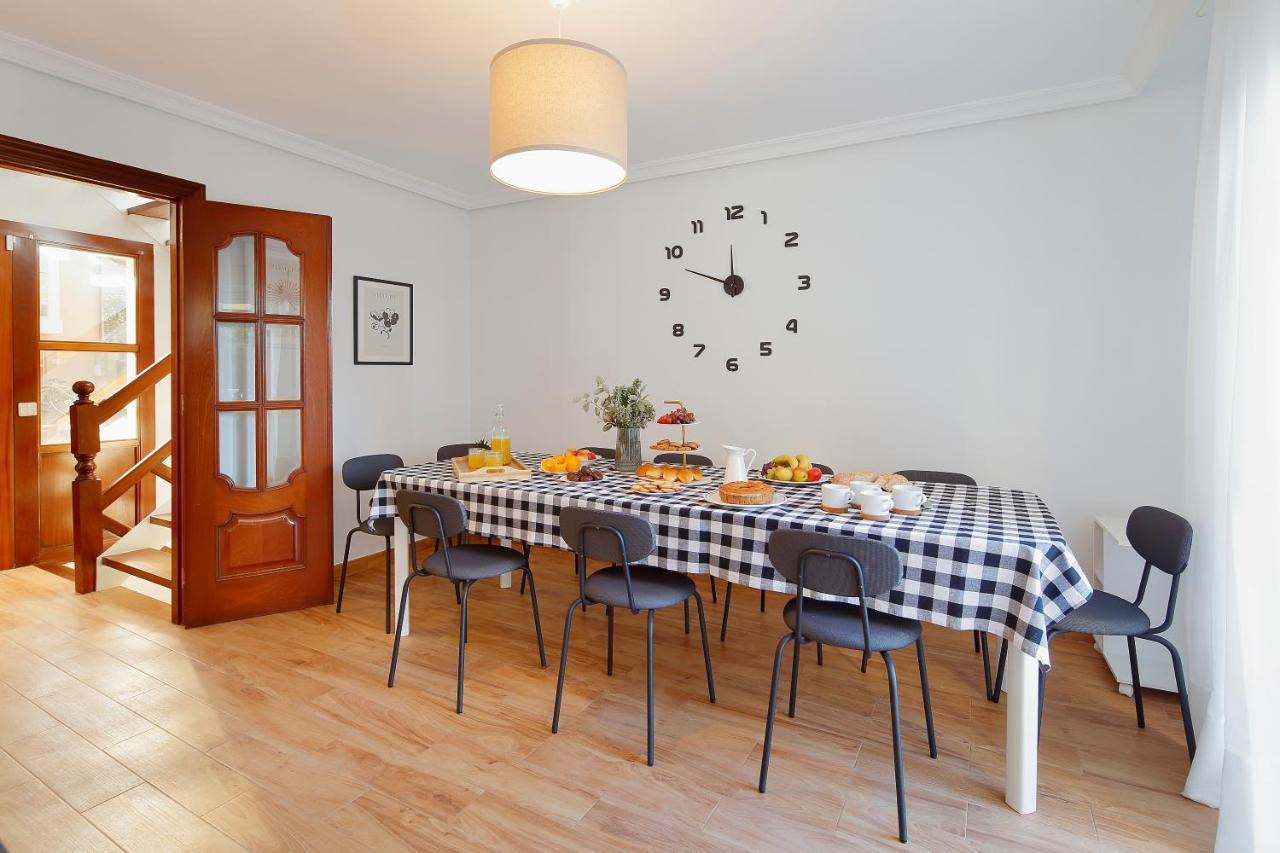 Villa 158A Triplex Rinconin con piscina Gijón Esterno foto