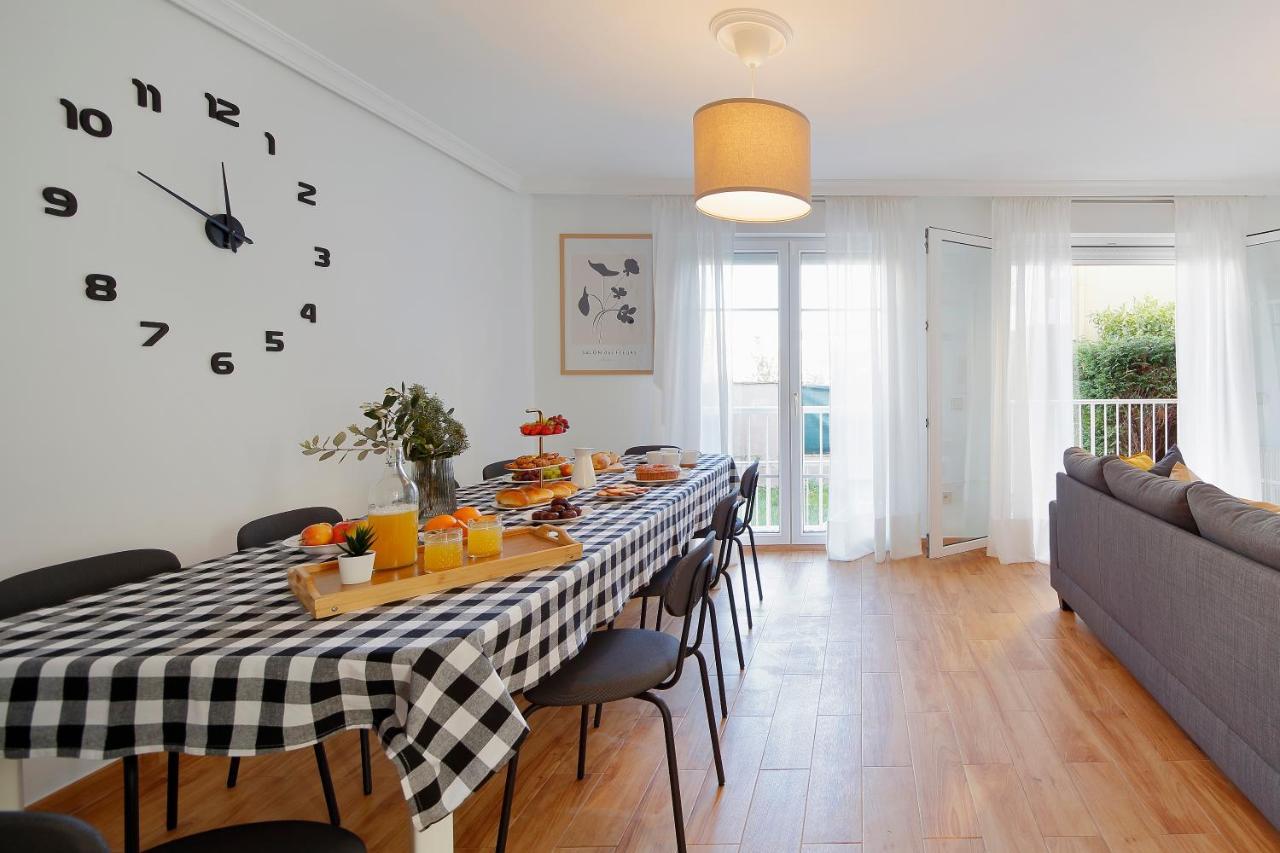 Villa 158A Triplex Rinconin con piscina Gijón Esterno foto